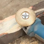 oblikovanje detalja na drvu disk