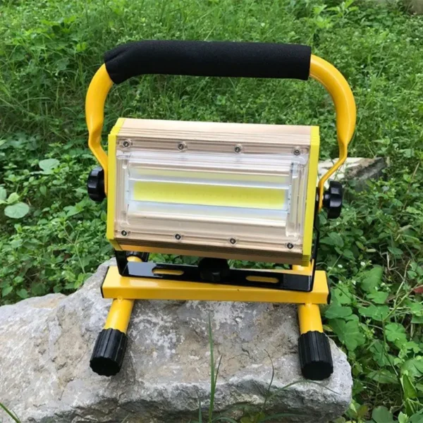 punjivi cob led reflektor 100w 360 stepeni rotacija