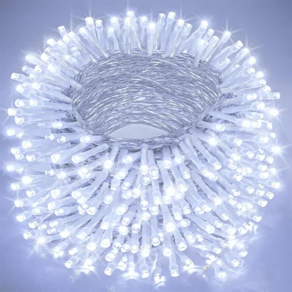 Sijalice novogodišnje kotur 200m bele stvaraju prazničnu atmosferu i pružaju snažno osvetljenje