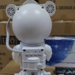 Projektor u obliku astronauta sa zvučnikom